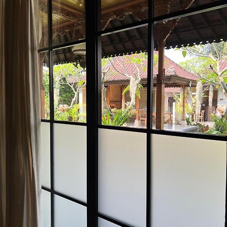 Sari House Ubud - Balinese Style Homestay Bagian luar foto