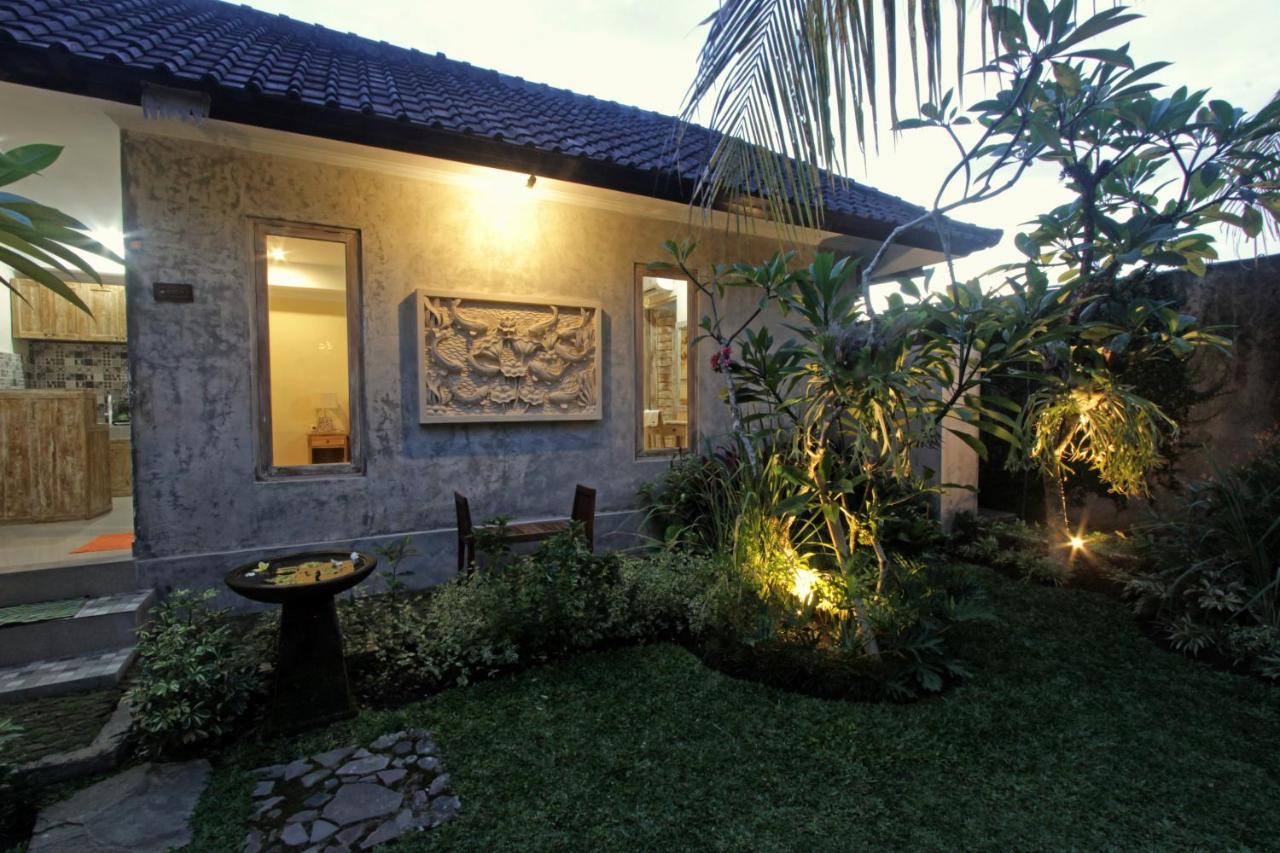 Sari House Ubud - Balinese Style Homestay Bagian luar foto