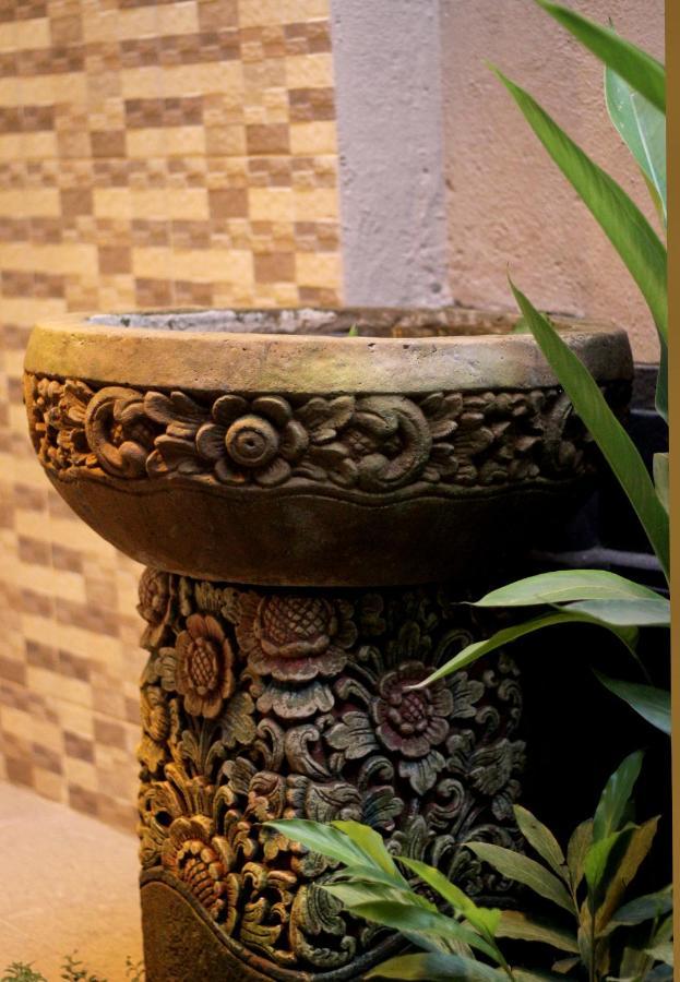 Sari House Ubud - Balinese Style Homestay Bagian luar foto