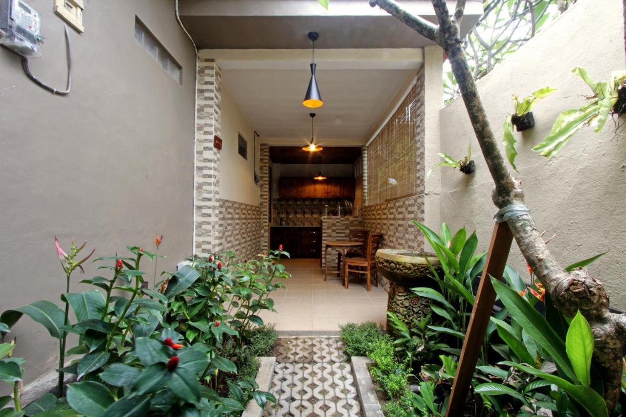 Sari House Ubud - Balinese Style Homestay Bagian luar foto
